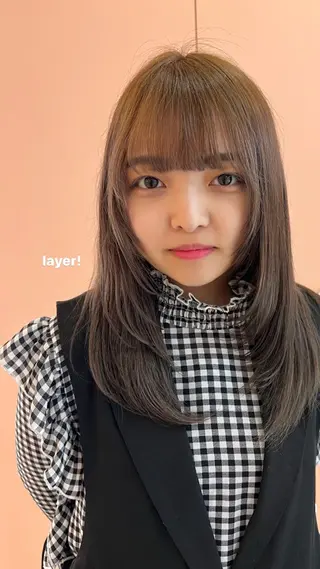 ミディアム 目黒 彩花のヘアスタイル