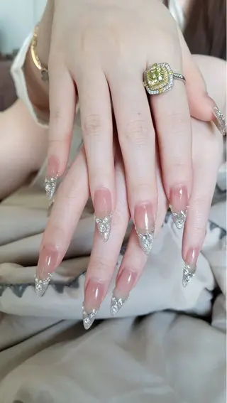 ネイル T.Lee Nail Lilyのネイルデザイン