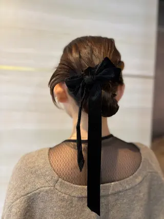 セミロング ヘアアレンジ elu あやね 🤍🫧カラーモデルのヘアスタイル