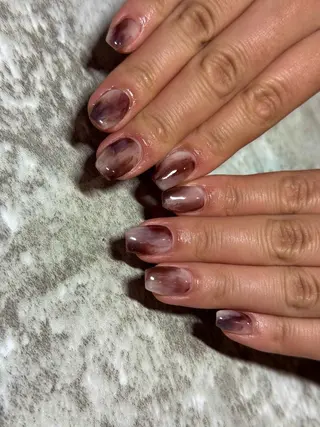 ネイル Mahiru ➰🎀🤍のネイルデザイン