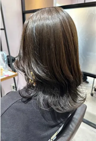 ミディアム 作野 潮織のヘアスタイル