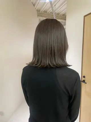 ミディアム DEEokazaki hina.Oのヘアスタイル