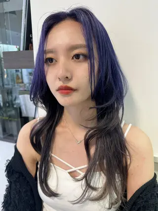 ロング レイヤー 艶々カラーのヘアスタイル
