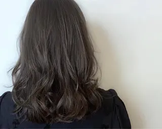 セミロング カラー 井上 涼花のヘアスタイル