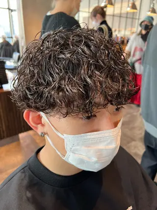 ショート パーマ メンズ 波巻きスパイラルパー マ/シャドウパーマ駿のヘアスタイル