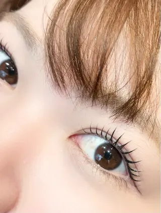 マツエク・マツパ LUCY NAIL&EYE所属・LUCY心斎橋 奥野の眉毛・アイブロウイメージ