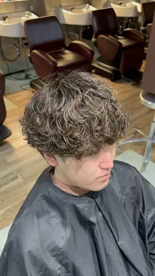 パーマ メンズ fifth原宿 宮部蓮のヘアスタイル