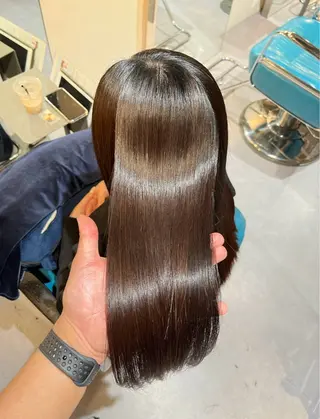 ロング 必ず笑顔で帰っていた だきます！安田祐貴のヘアスタイル