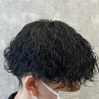 ショート パーマ メンズ YUTA短髪特化 フェザーパーマのヘアスタイル