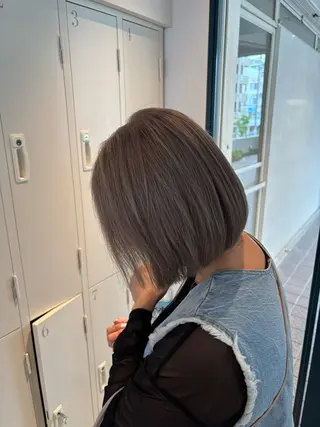 ショート カラー 艶髪ブリーチ/レイヤ ー/竹本幸希のヘアスタイル