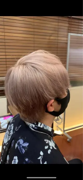 ショート カラー メンズ ✨ホワイトカラー✨ ホワイトブリーチ✨のヘアスタイル