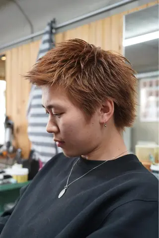 カラー メンズ 関 晃哉のヘアスタイル