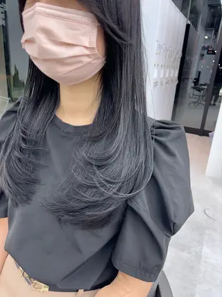 ロング mei / レイヤー 顔まわり 🤍のヘアスタイル