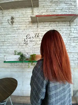 セミロング カラー EARTH 榎本のヘアスタイル