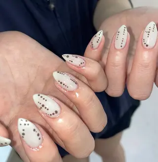 ミディアム Aila Nail ShinOkuboのネイルデザイン