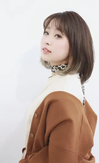 ミディアム カラー 日高 香織のヘアスタイル