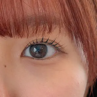 マツエク・マツパ 安西 香利奈のヘアスタイル