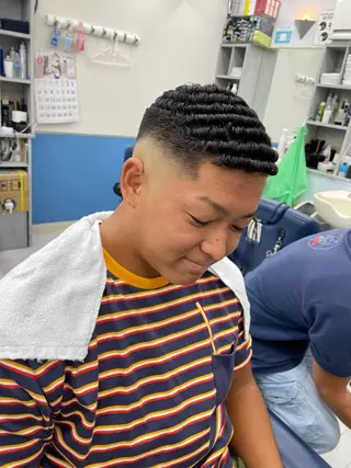 ショート 【床屋💈No.1】 ドラゴン🐉のヘアスタイル