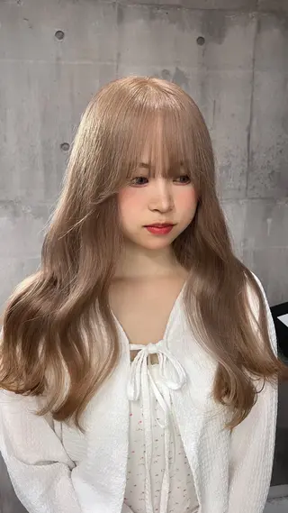 ロング カラー ハイトーン/ゆるふわ 🧚𖥔ׁTOMO♡のヘアスタイル