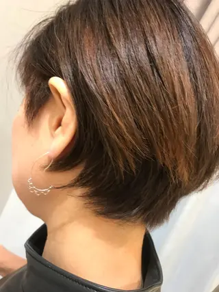 ショート カラー 江崎 わか子のヘアスタイル