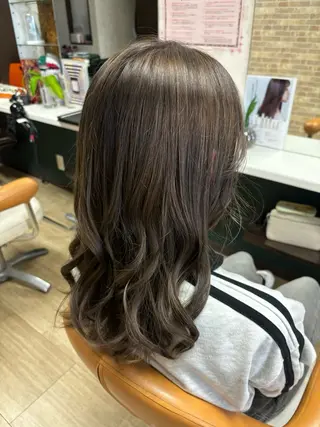 セミロング カラー 千上 結希奈のヘアスタイル