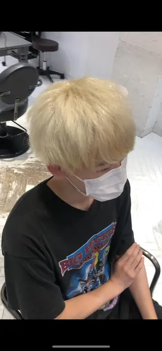 カラー 👑ホワイトカラー ブロンド特化👑映人のヘアスタイル