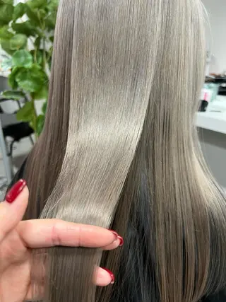 ロング カラー ハイトーン&髪質改善 &韓国エクステ🤎のヘアスタイル