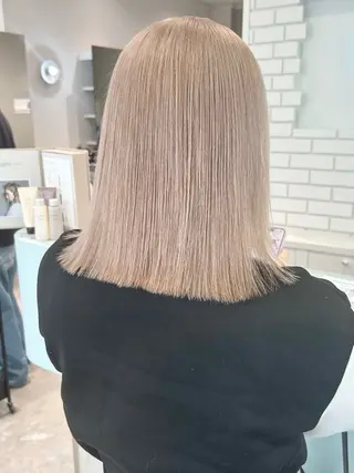 セミロング みなみ/ブリーチ/ ダイアモンドリリーのヘアスタイル