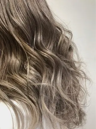 ロング BRIDGE あきらのヘアスタイル