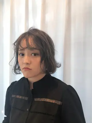 ショート カラー ヘアアレンジ Flamme Annaのヘアスタイル