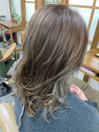 セミロング 永沼 真依のヘアスタイル