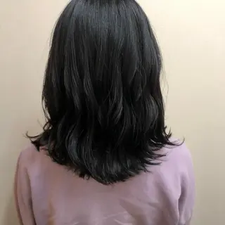 ミディアム ，comma momoka🪄のヘアスタイル