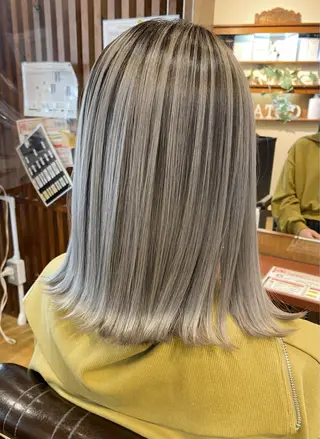 ミディアム カラー 白髪ぼかし バレイヤージュ志鎌のヘアスタイル