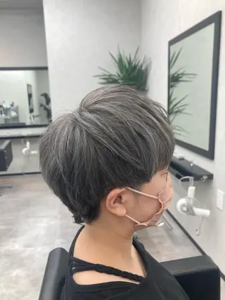 ショート カラー 鈴木 翔偉のヘアスタイル