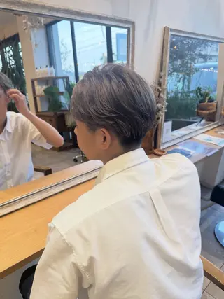 カラー 景山 きずなのヘアスタイル