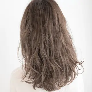 穏やかな美容室 🧑🏻‍🎨のヘアスタイル