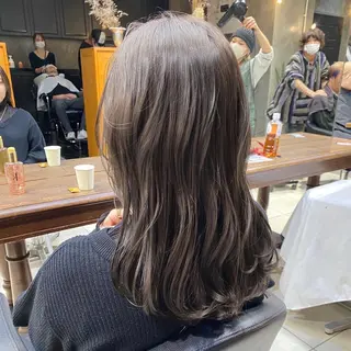 セミロング カラー 透明感カラー🌿 グレージュ🐺陽介のヘアスタイル