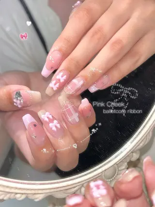 ネイル Arowa 伊田のネイルデザイン
