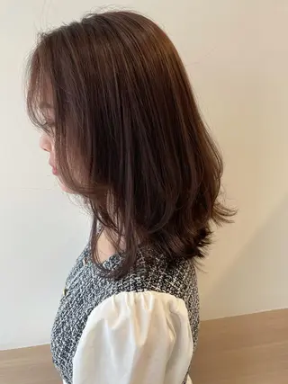 ミディアム カラー 天野 瑠真のヘアスタイル