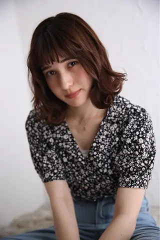 ミディアム カラー ヘアアレンジ 暖色ボブ 🍊rikakoのヘアスタイル