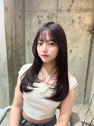 ロング レイヤーカット 新宿🤍Maiのヘアスタイル