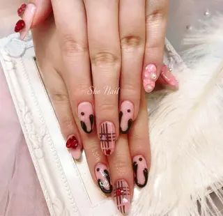ネイル She   Nail所属・ISA_ BELLAのネイルデザイン