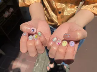 ネイル はばすみれ🎀ﾈｲﾙ 光ﾌｪｲｼｬﾙ ﾍｱのネイルデザイン