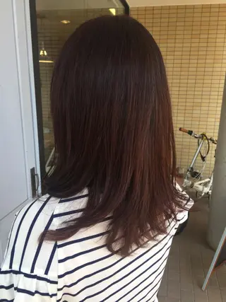 カラー ツキダテ ユイのヘアスタイル