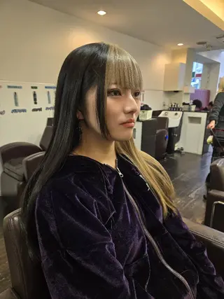 カラー ロング 遠藤 史秋のヘアスタイル