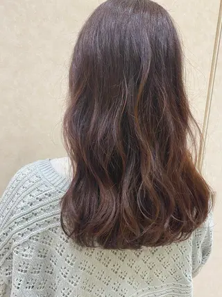 ロング 小倉 沙織のヘアスタイル