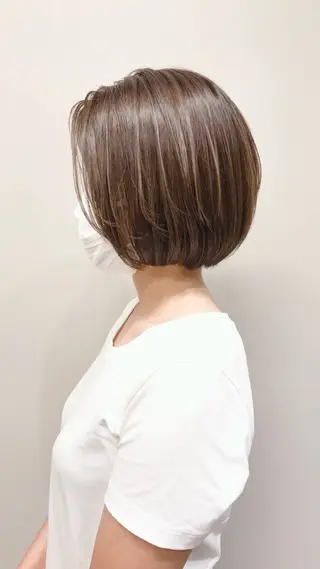 ミディアム カラー EIIR 玉造.のヘアスタイル