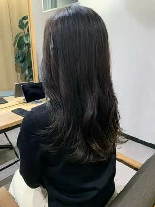 セミロング SALOWIN新潟万代所属・緑川 瑞穂のヘアスタイル