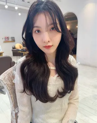 ロング カラー レイヤーカット、 大人可愛い　中村美羅のヘアスタイル