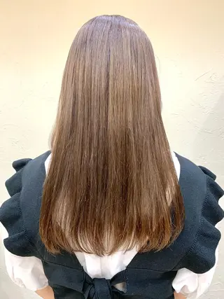 セミロング ブリーチ🌈ハイトー ンカラー ✨アニカ✨のヘアスタイル